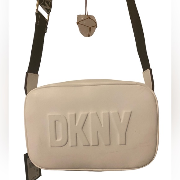 Dkny Handbags - LAST💲⤵️ NO OFFERS DKNY Tilly cross body shoulder bag